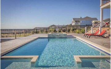 House with pool and solarium
