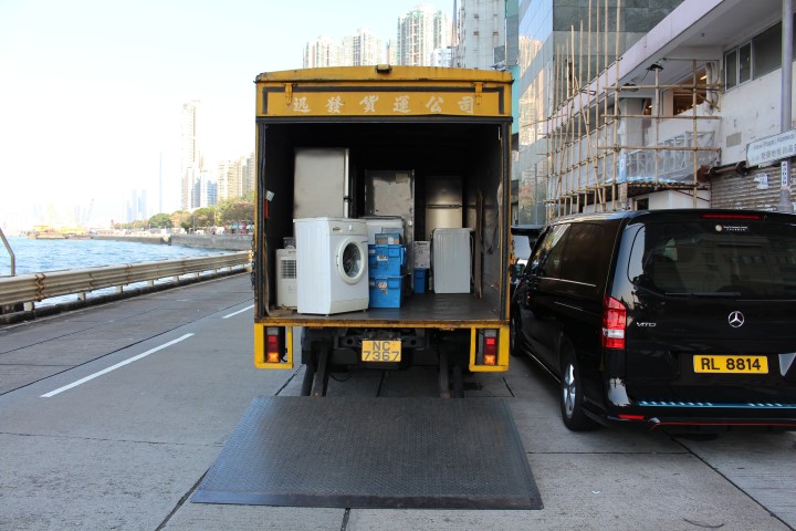 moving truck with a lift gate